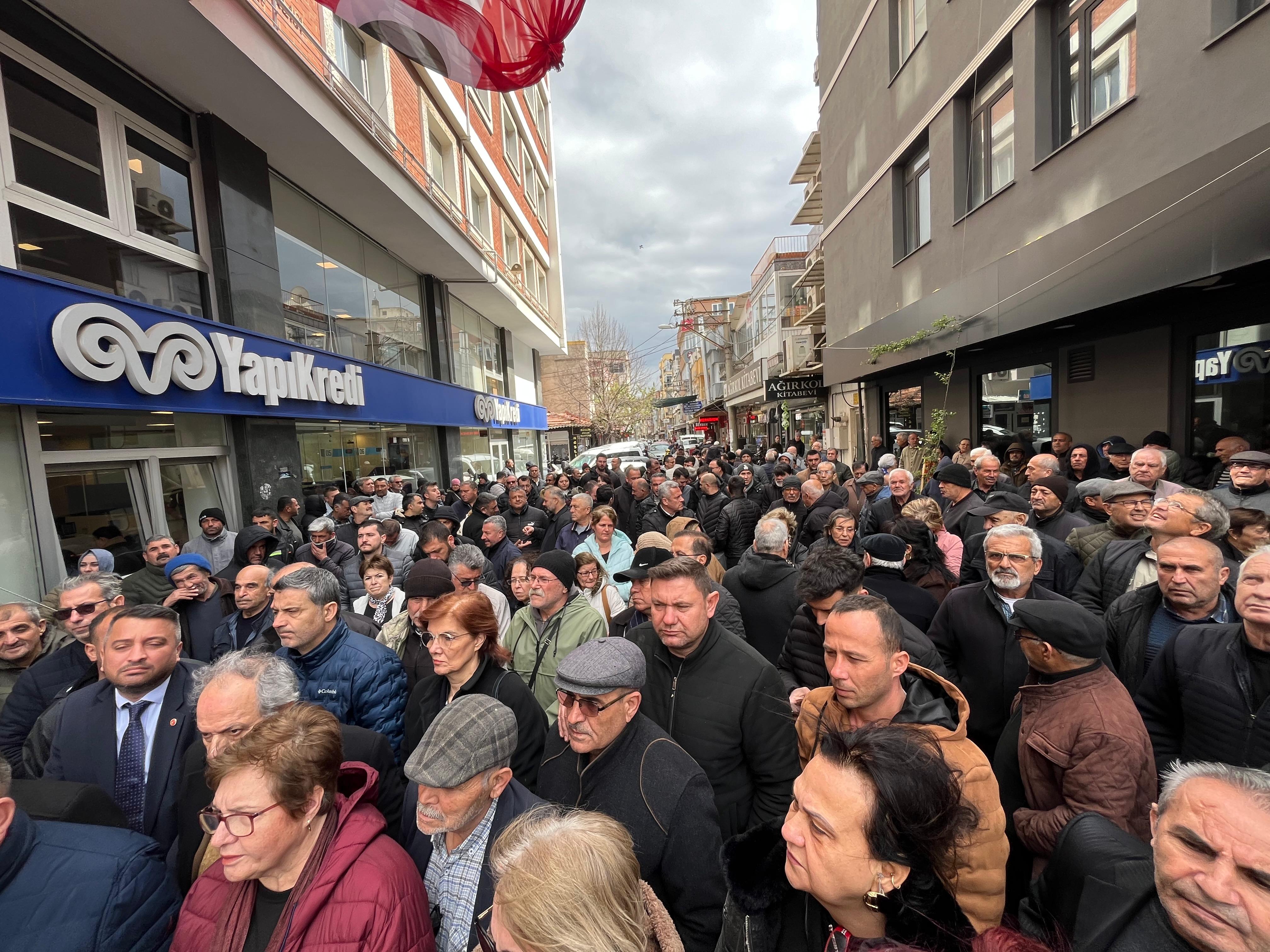 CHP Turgutlu’dan İmamoğlu’na gözaltıya tepki: ‘Sandıktan kaçmayın, mertçe mücadele edin!’