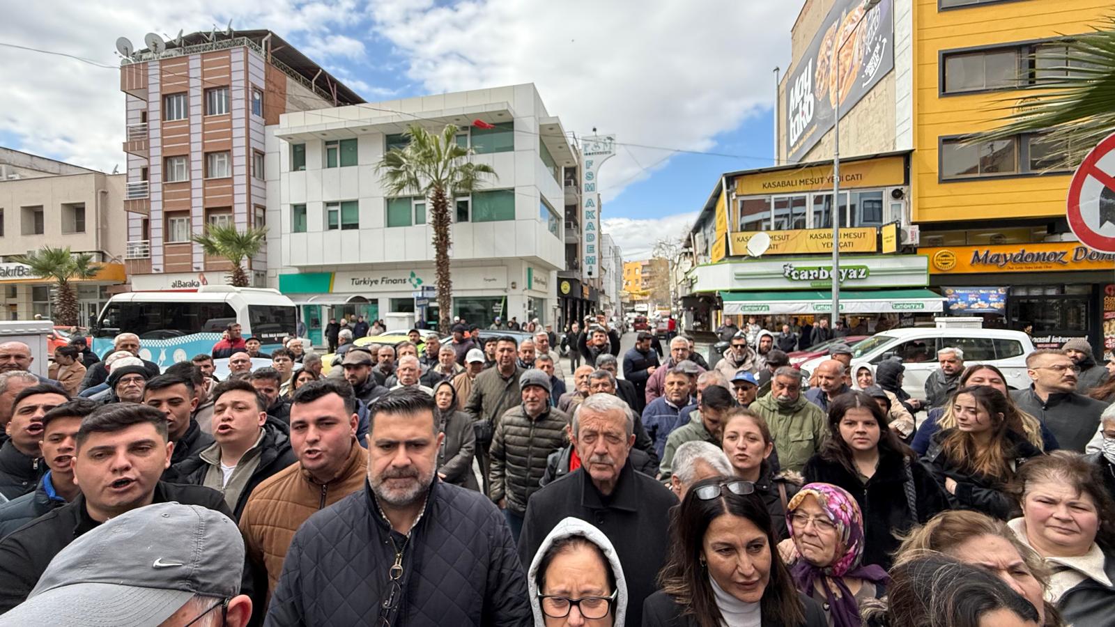 CHP Turgutlu’dan İmamoğlu’na gözaltıya tepki: ‘Sandıktan kaçmayın, mertçe mücadele edin!’