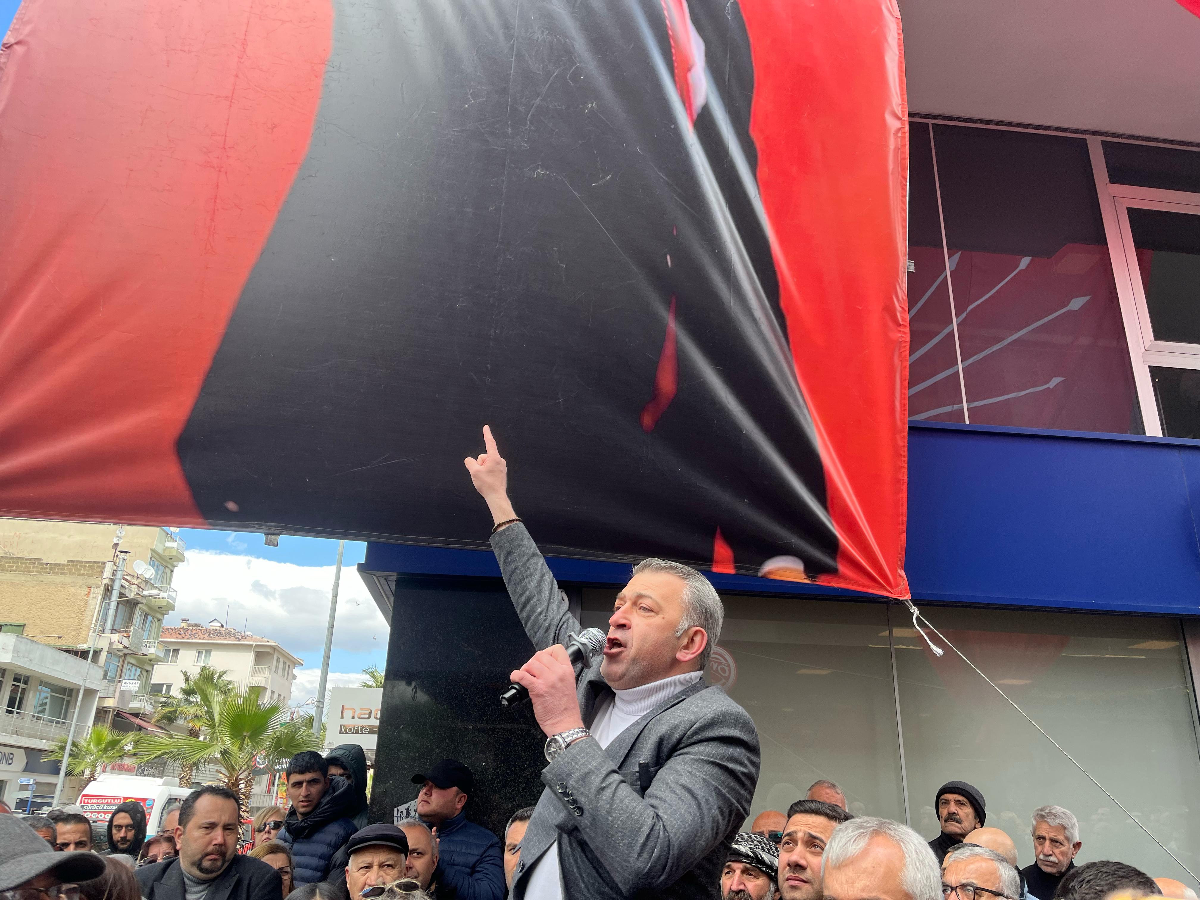 CHP Turgutlu’dan İmamoğlu’na gözaltıya tepki: ‘Sandıktan kaçmayın, mertçe mücadele edin!’