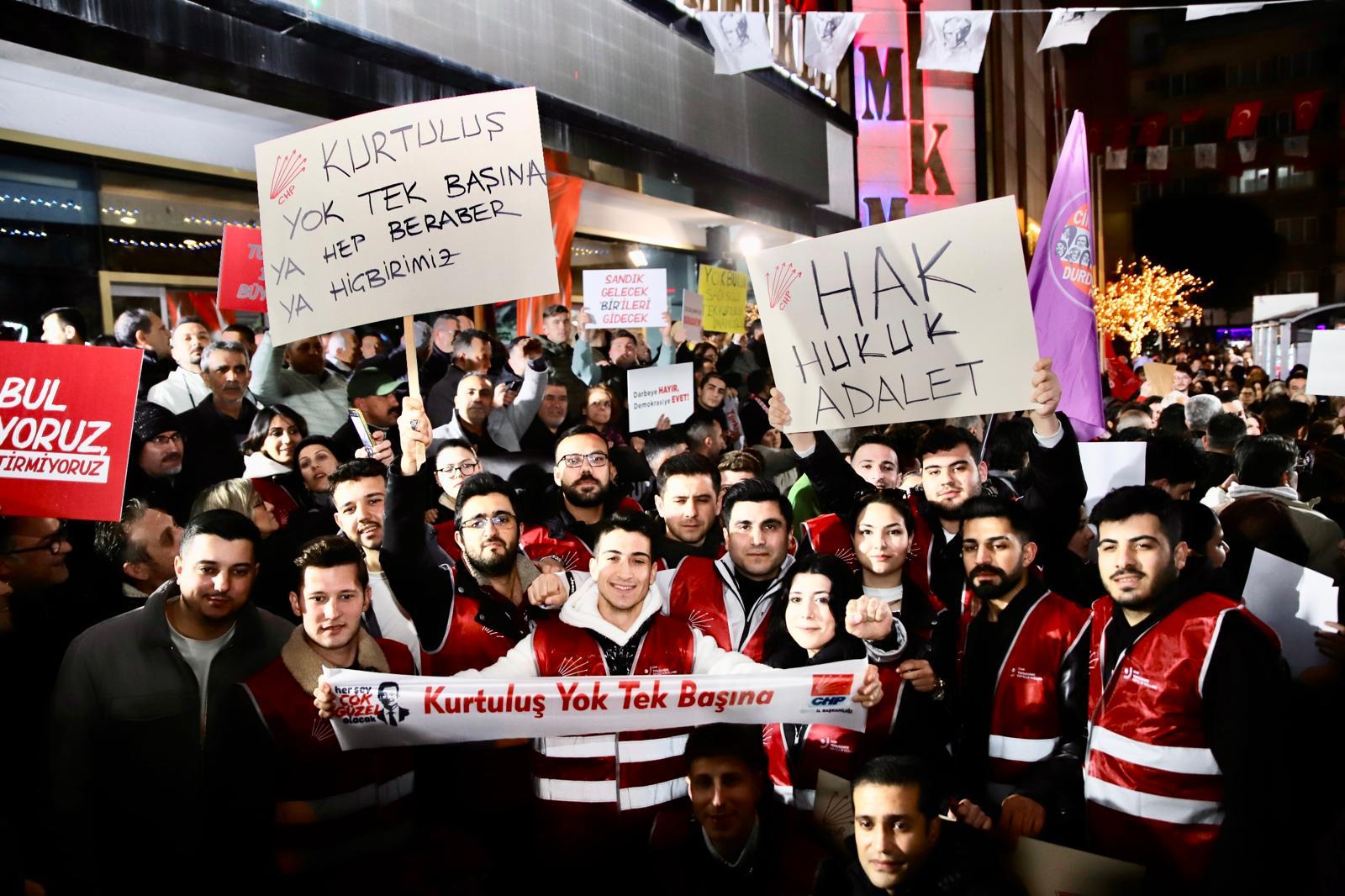Manisa İmamoğlu için yürüdü