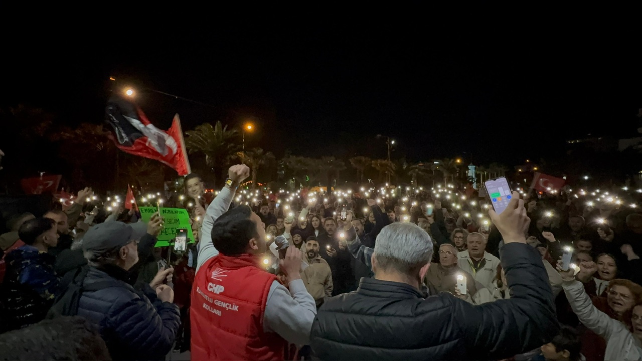 Turgutlu'da İmamoğlu için yürüyüş düzenlendi