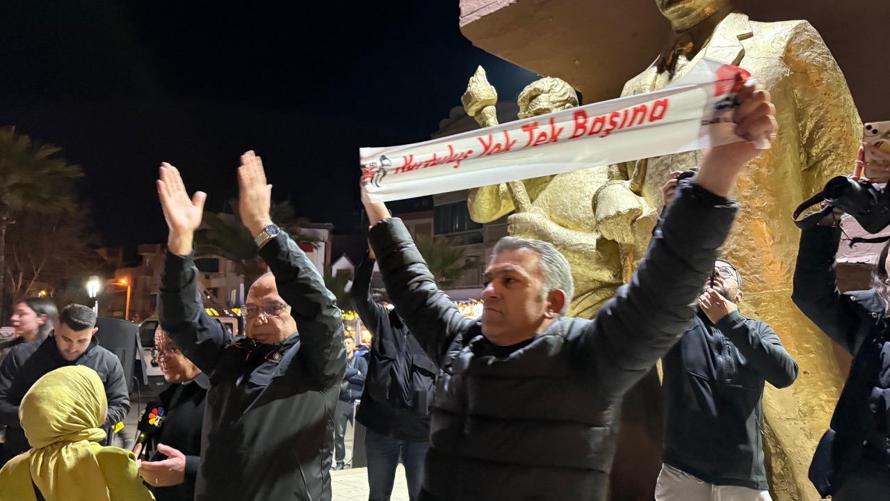 Turgutlu'da İmamoğlu için yürüyüş düzenlendi