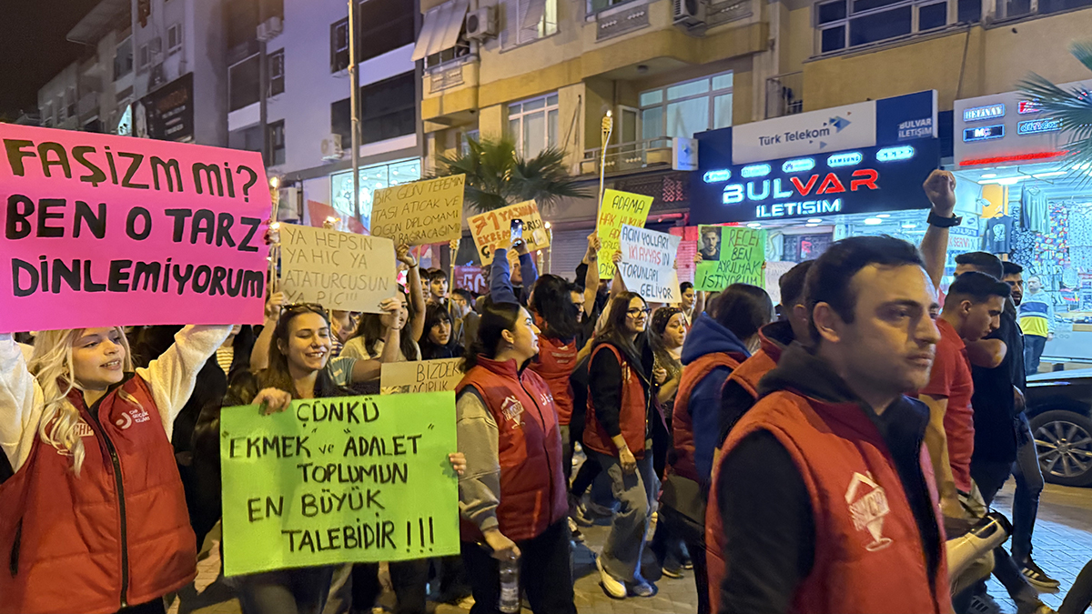 Turgutlu’da ‘Büyük Demokrasi Yürüyüşü’ Gerçekleştirildi