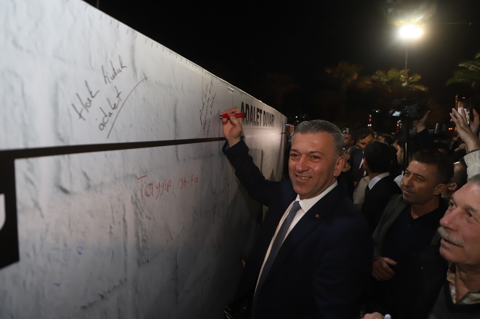 Turgutlu’da ‘Büyük Demokrasi Yürüyüşü’ Gerçekleştirildi