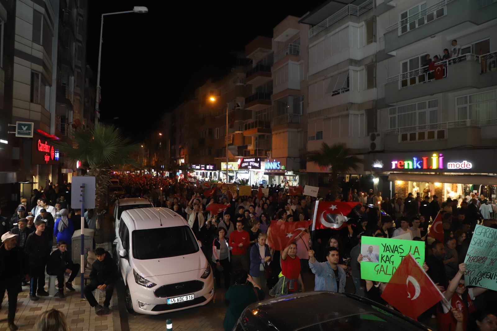 Turgutlu’da ‘Büyük Demokrasi Yürüyüşü’ Gerçekleştirildi
