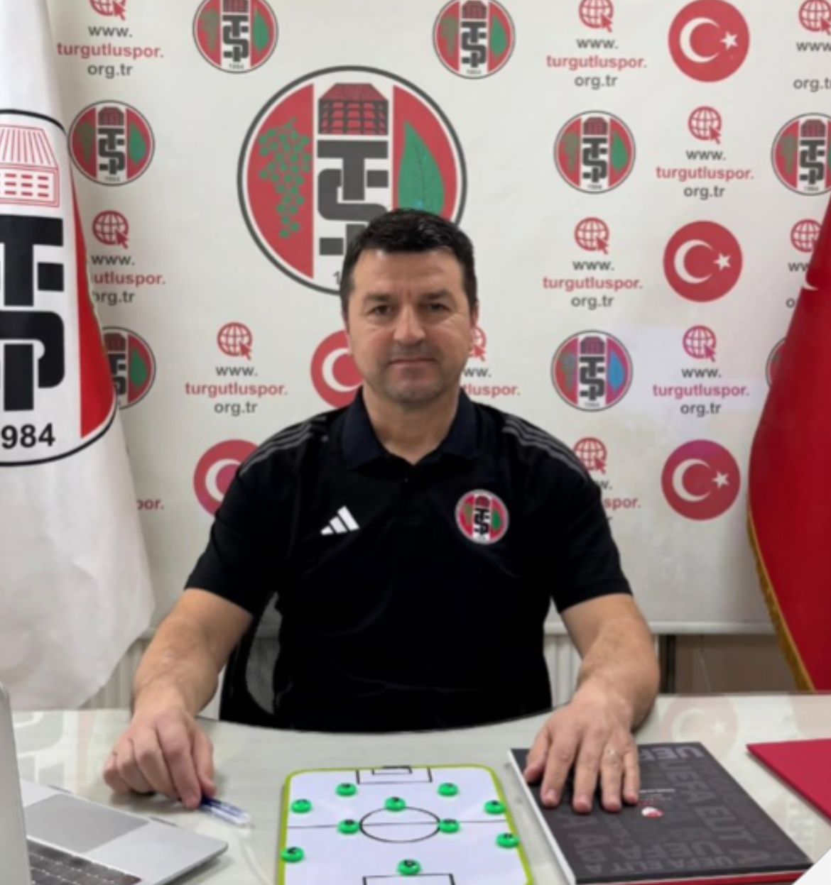 Turgutluspor Teknik Direktörü Levent Bayraktar İstifa Etti