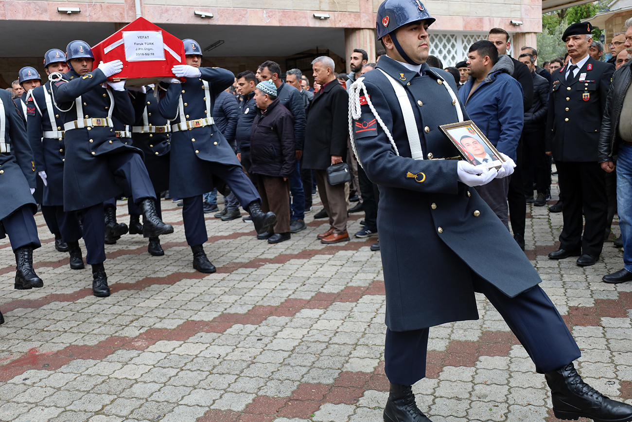 Turgutlulu Üsteğmen Türk’ün cenaze namazını imam abisi kıldırdı