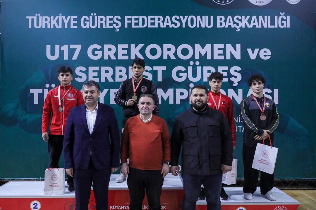 Manisalı güreşçi Kadir Kadiroğlu Türkiye 3’üncüsü oldu