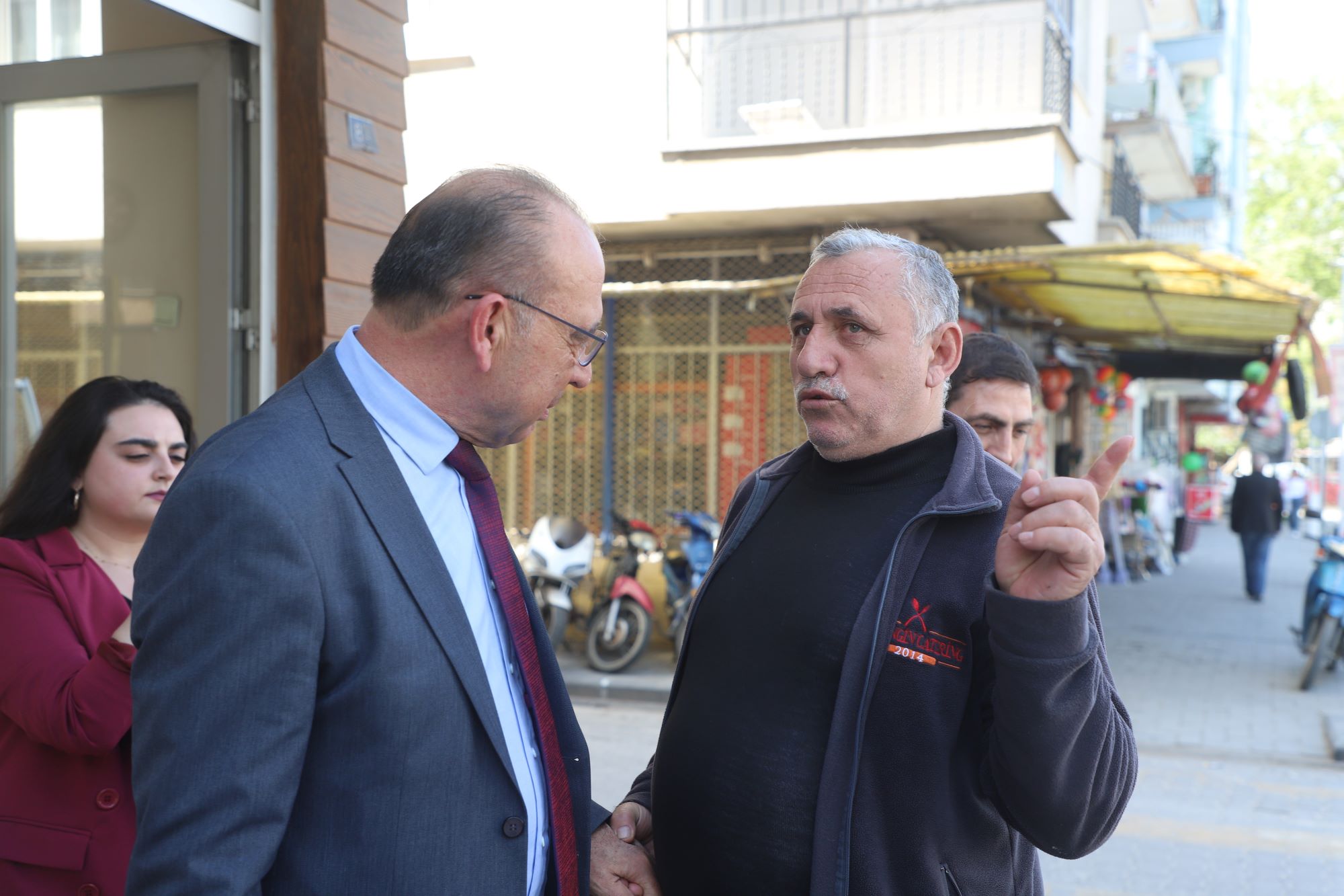 Kurtuluş Mahallesi’nde Yol Yenileme Çalışmaları Sürüyor