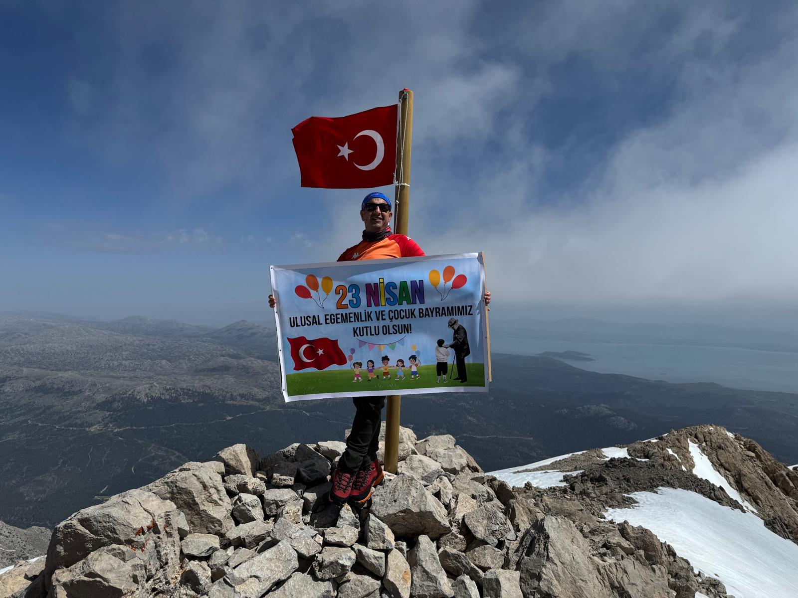 Turgutlulu dağcılar, 2 bin 998 metrelik Dedegöl tırmanışında