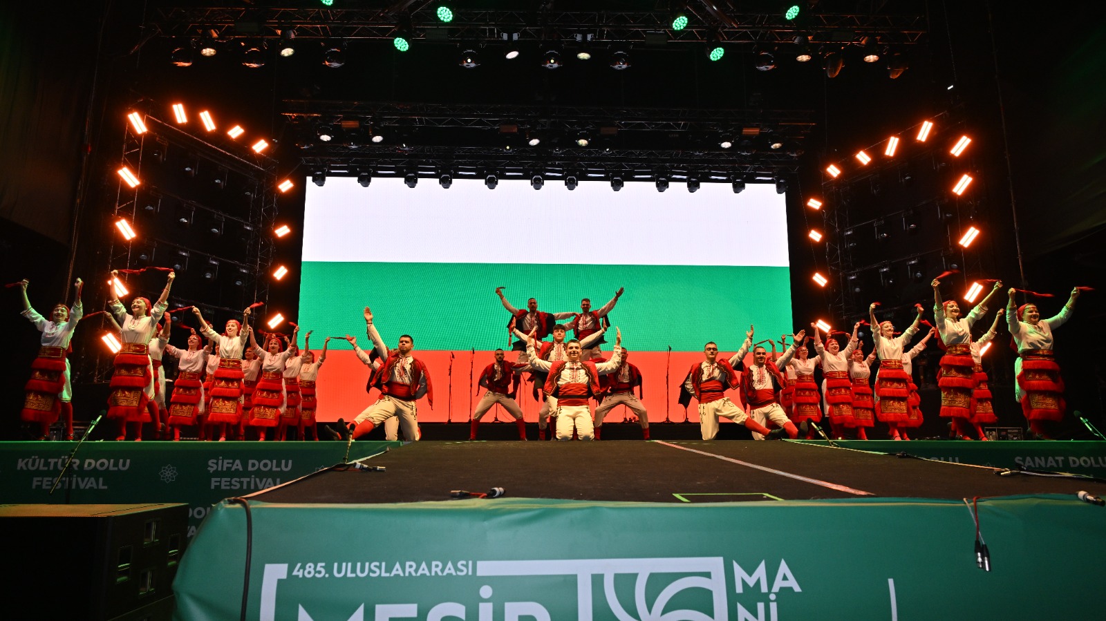 Mesir Festivali'nde Halk Dansları gecesi