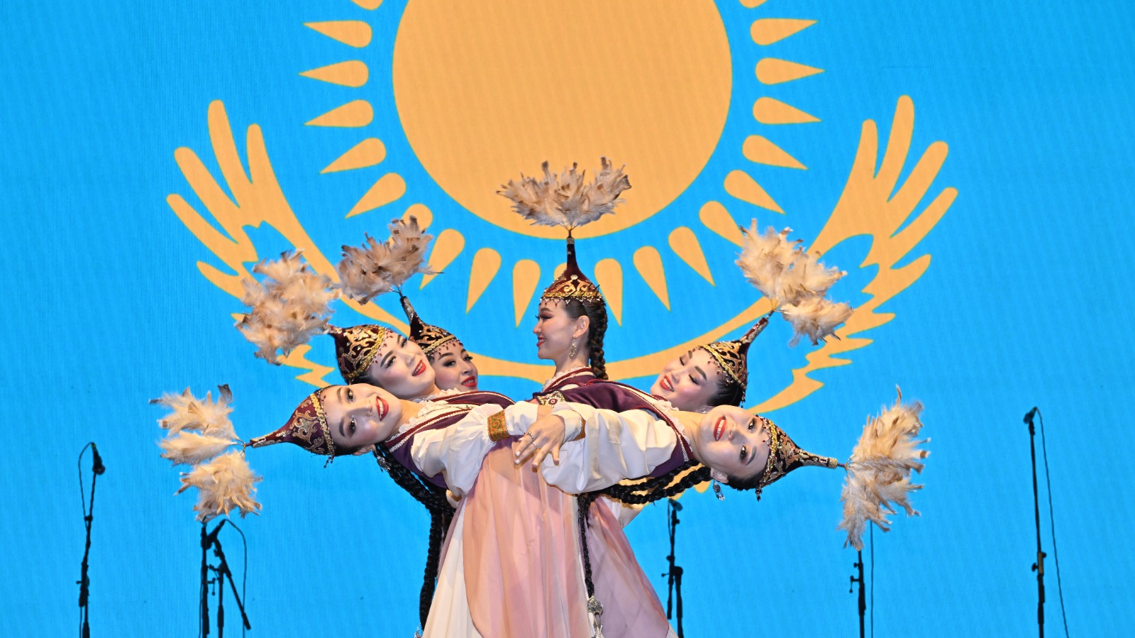 Mesir Festivali'nde Halk Dansları gecesi