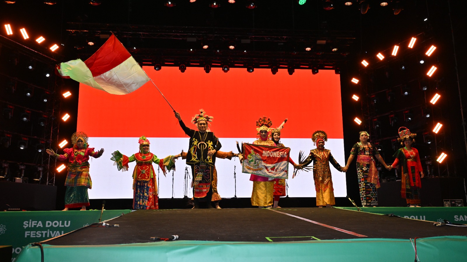 Mesir Festivali'nde Halk Dansları gecesi