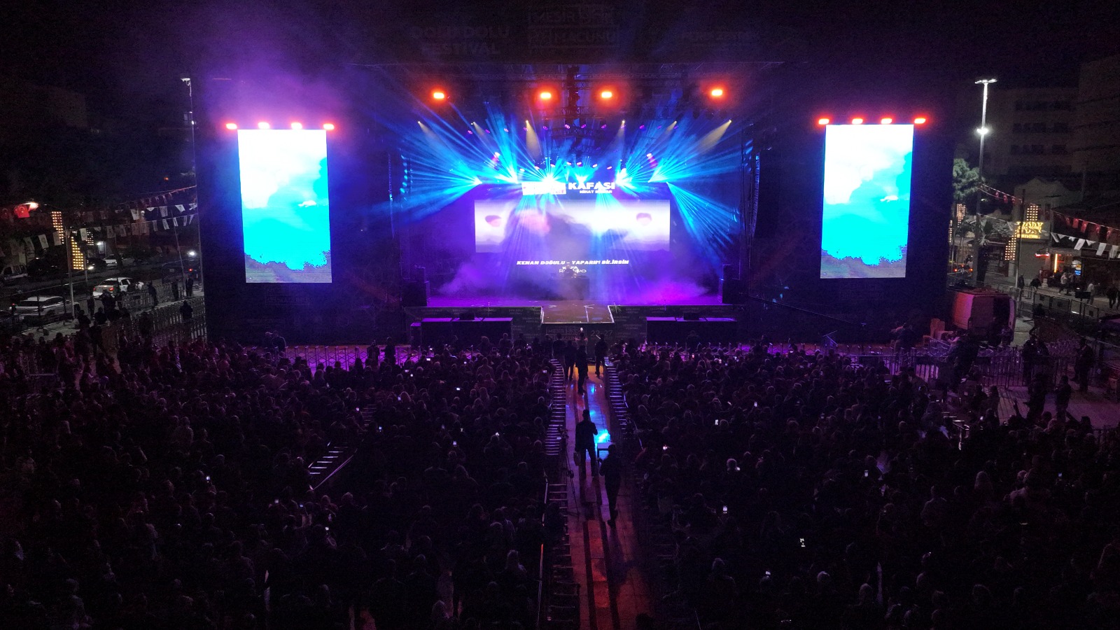 Mesir Festivali'nde Halk Dansları gecesi