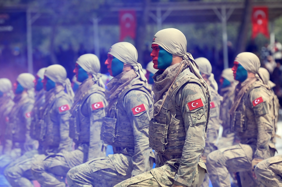 Manisa'da bin 761 komando mezun oldu