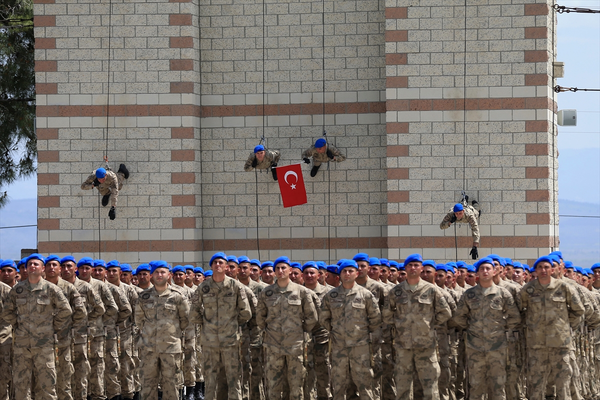Manisa'da bin 761 komando mezun oldu