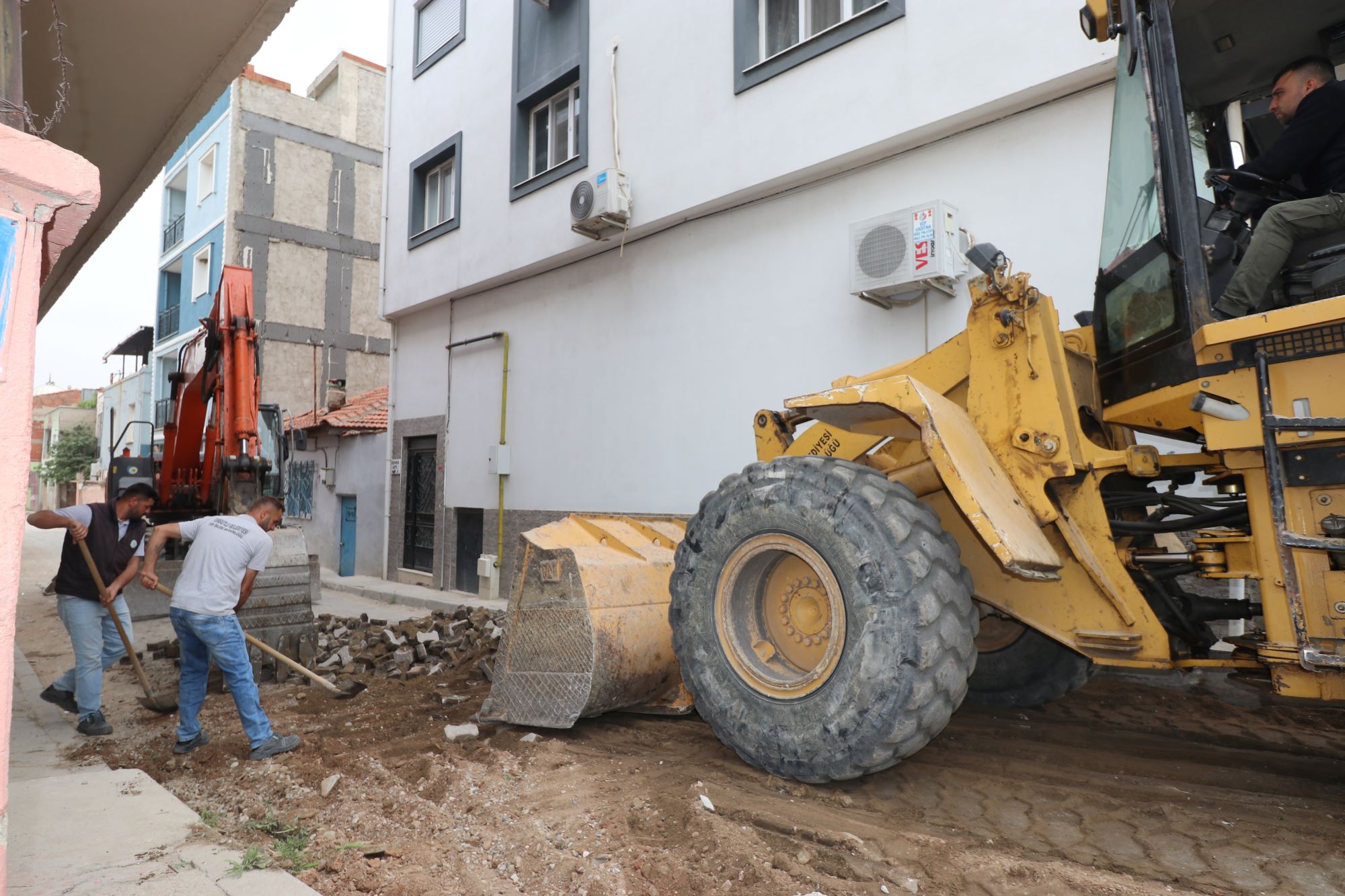 Turgutlu Belediyesi Atatürk Mahallesi’nde Kapsamlı Yol Çalışmasına Başladı