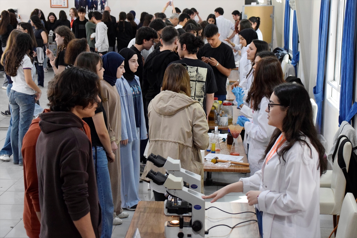 Turgutlu Halil Kale Fen Lisesi'nde biyolojik deneyler