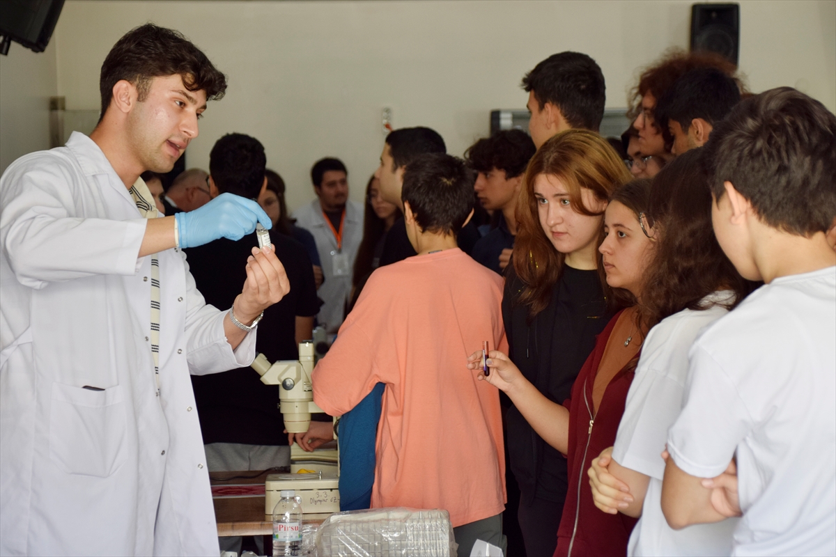 Turgutlu Halil Kale Fen Lisesi'nde biyolojik deneyler