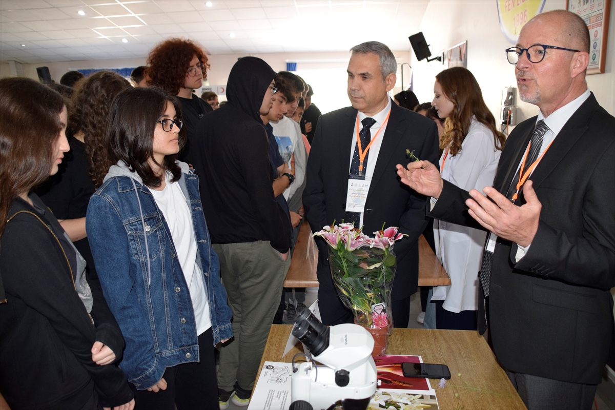 Turgutlu Halil Kale Fen Lisesi'nde biyolojik deneyler