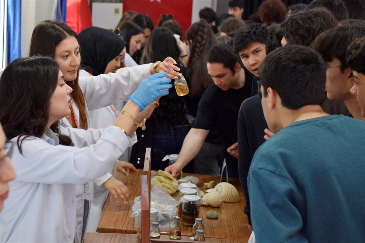Turgutlu Halil Kale Fen Lisesi'nde biyolojik deneyler