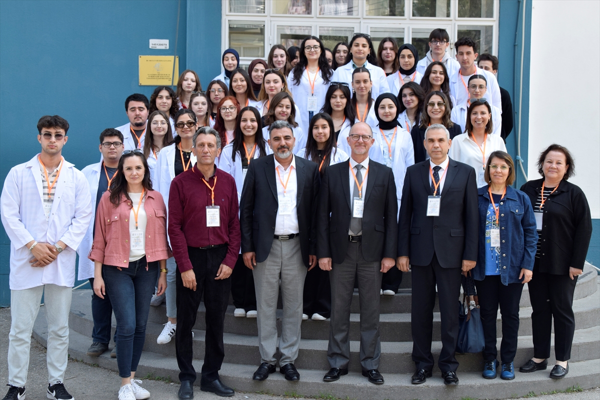 Turgutlu Halil Kale Fen Lisesi'nde biyolojik deneyler