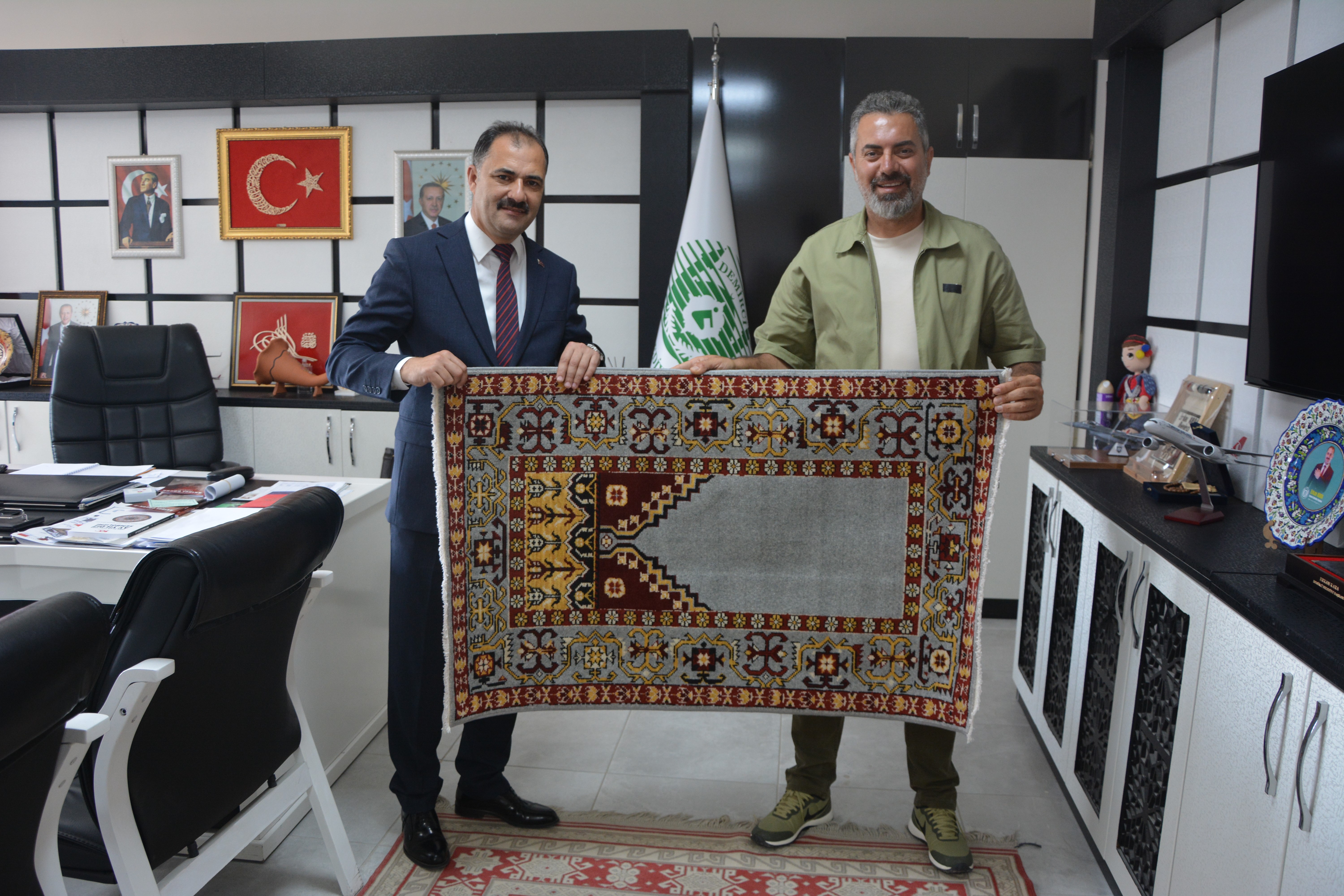 Sanatçı Turgay Başyayla Demirci’de tanıtım çekimi yaptı