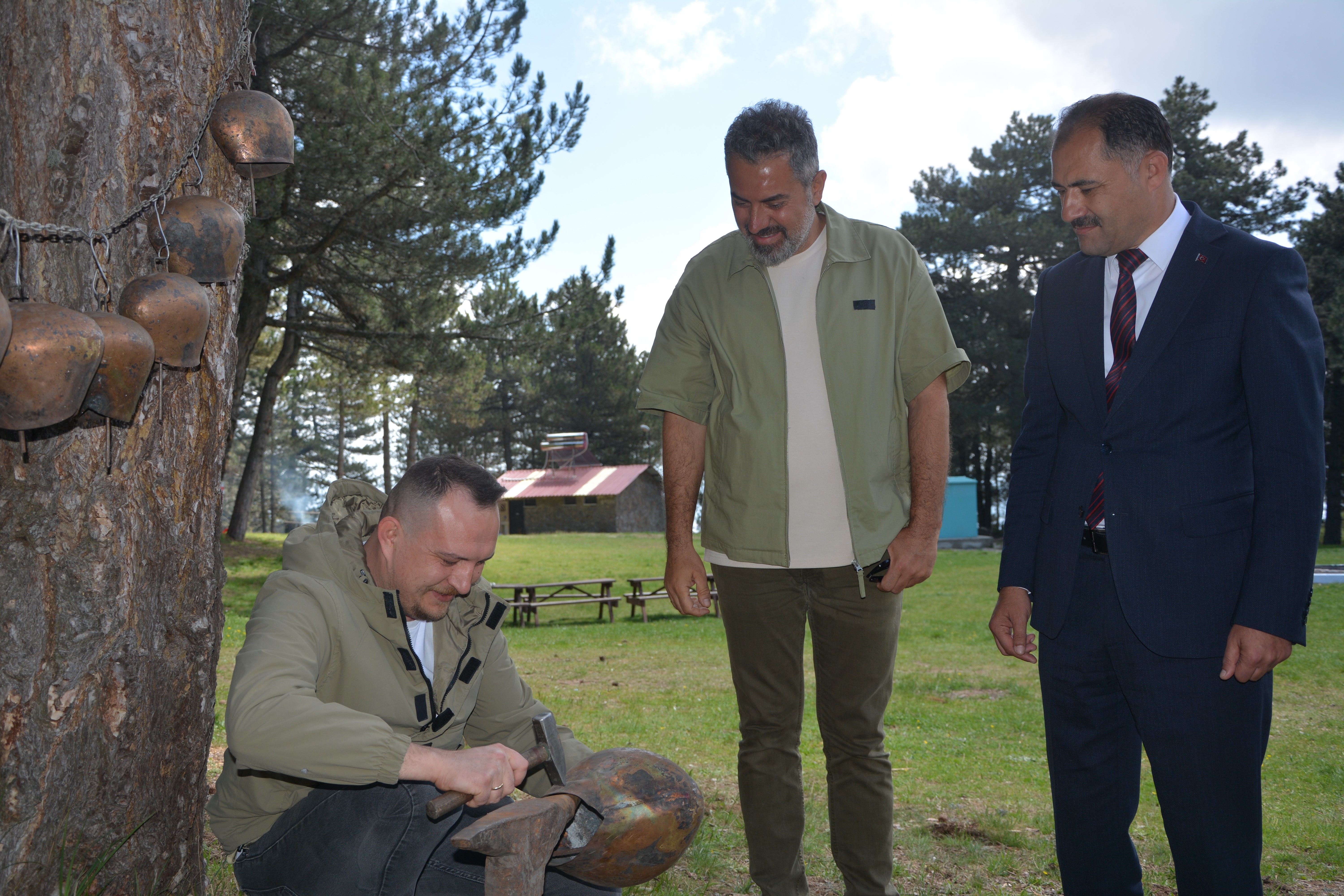 Sanatçı Turgay Başyayla Demirci’de tanıtım çekimi yaptı