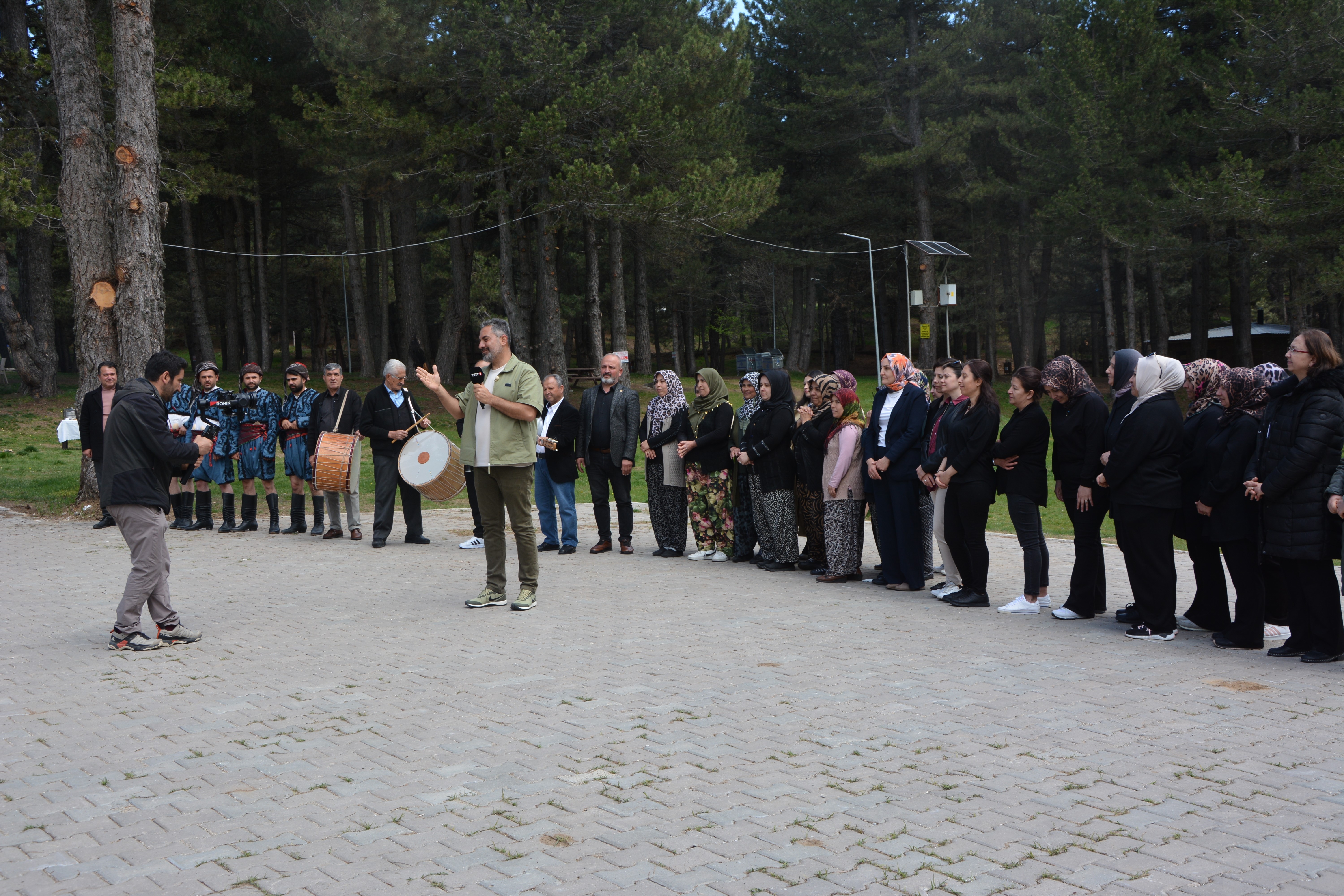Sanatçı Turgay Başyayla Demirci’de tanıtım çekimi yaptı