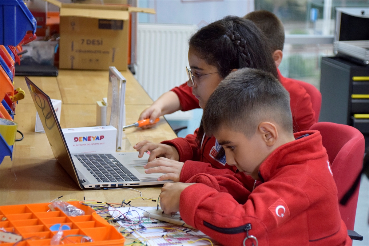 TEKNOFEST'in Turgutlulu minik finalistleri Kıbrıs'taki yarışmaya hazırlanıyor