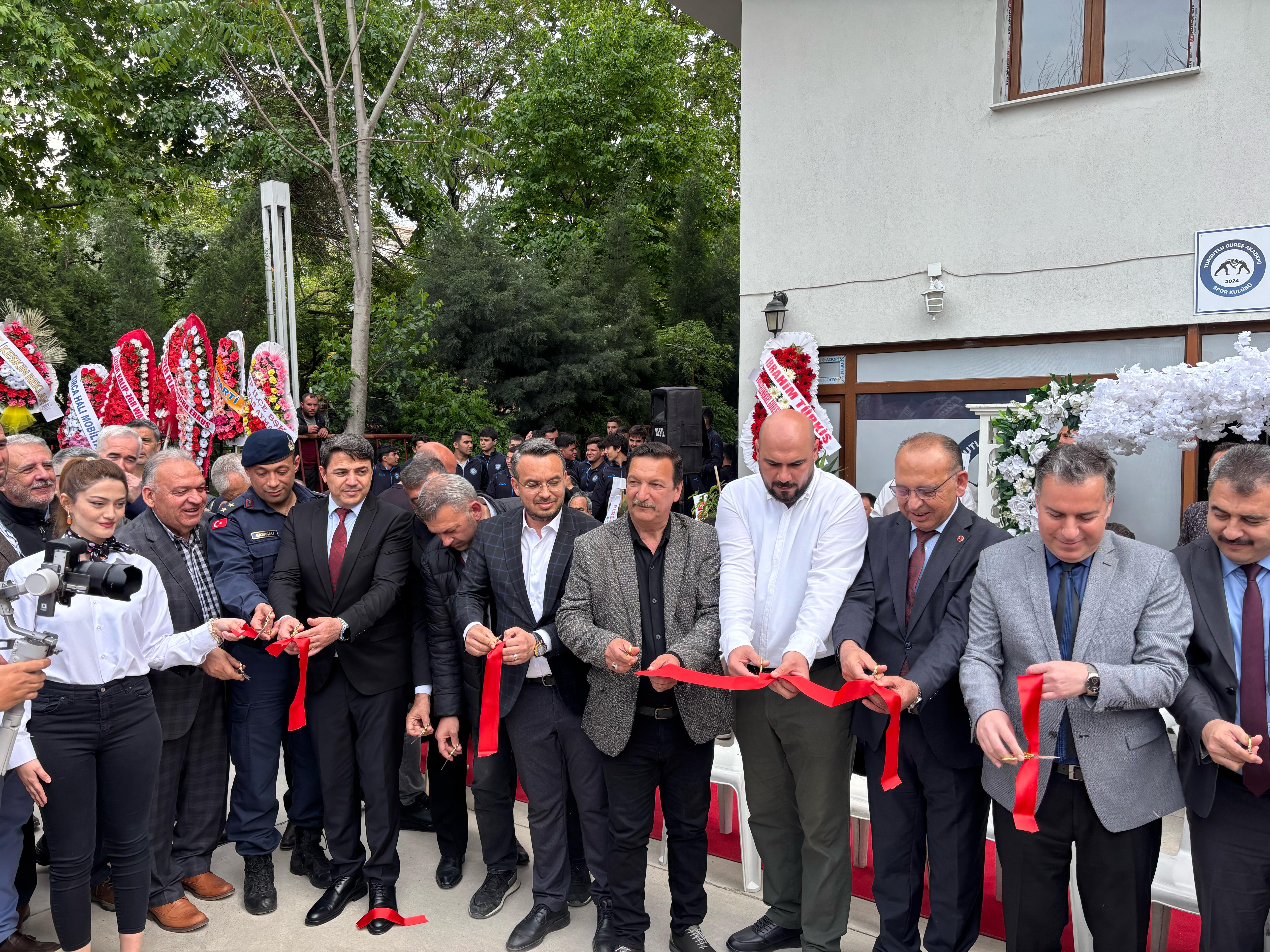 Turgutlu Güreş Akademi Spor Kulübü açıldı