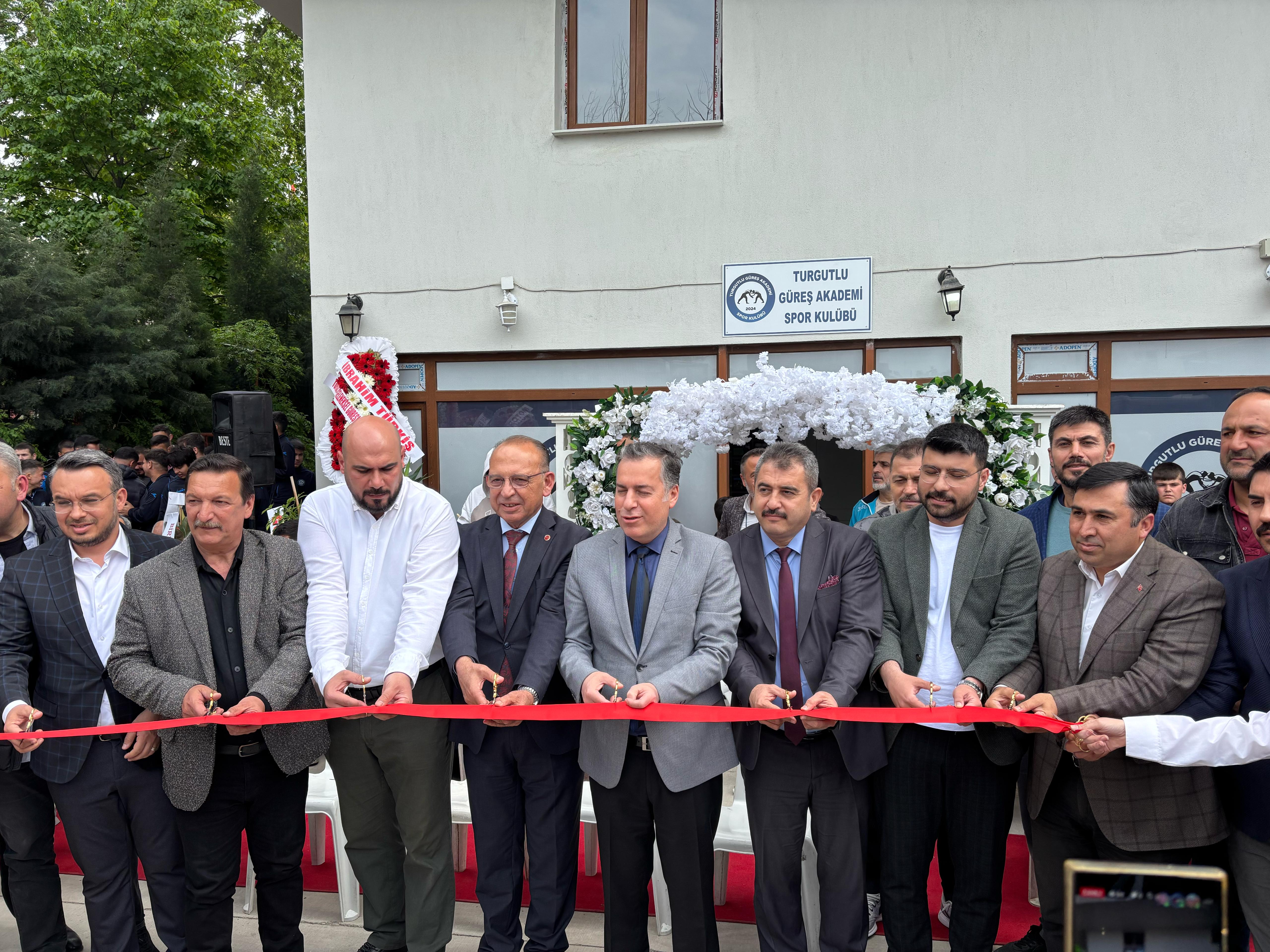 Turgutlu Güreş Akademi Spor Kulübü açıldı