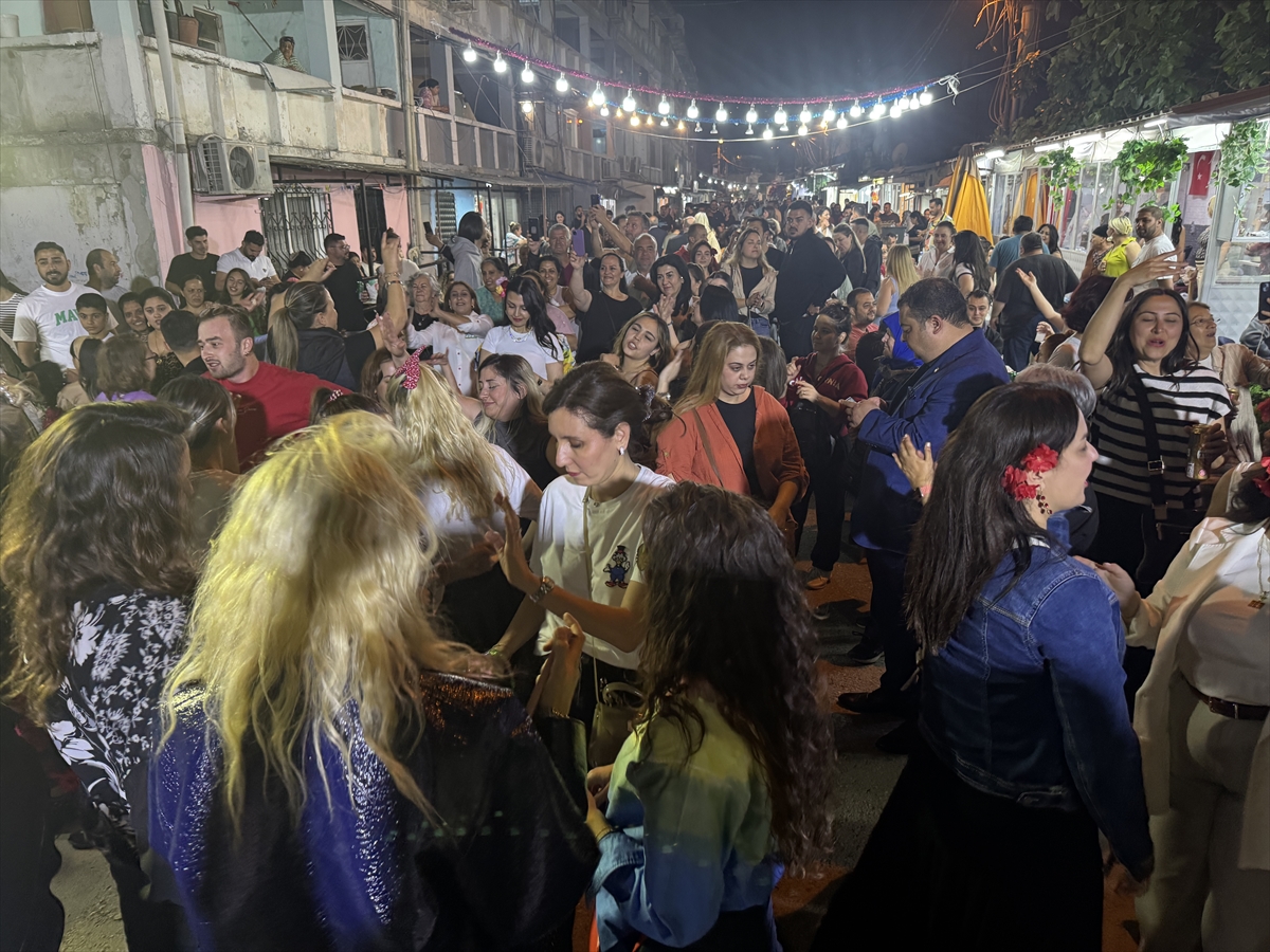 İzmir'de Hıdırellez coşkuyla kutlandı