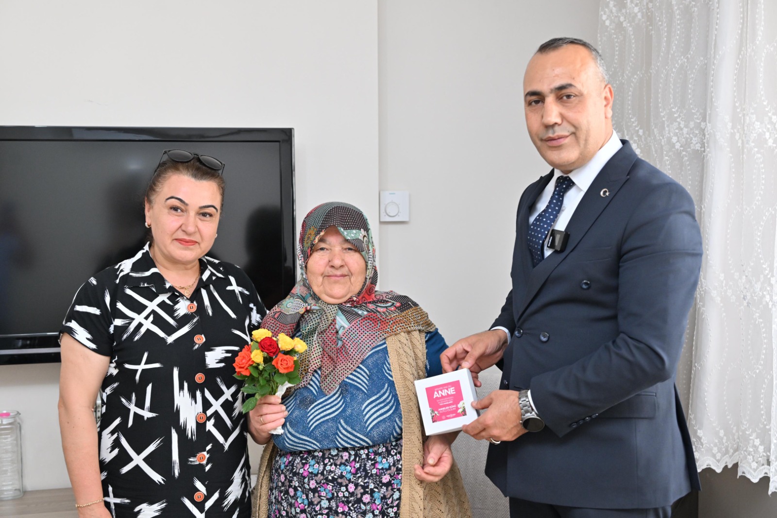 Büyükşehir’den şehit annelerine Anneler Günü ziyareti