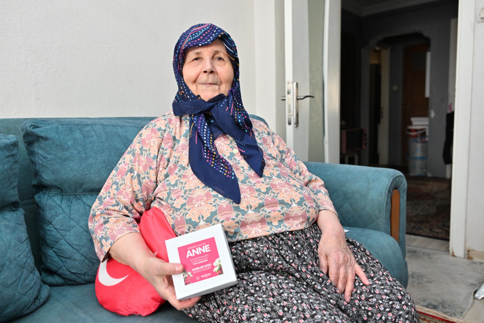 Büyükşehir’den şehit annelerine Anneler Günü ziyareti