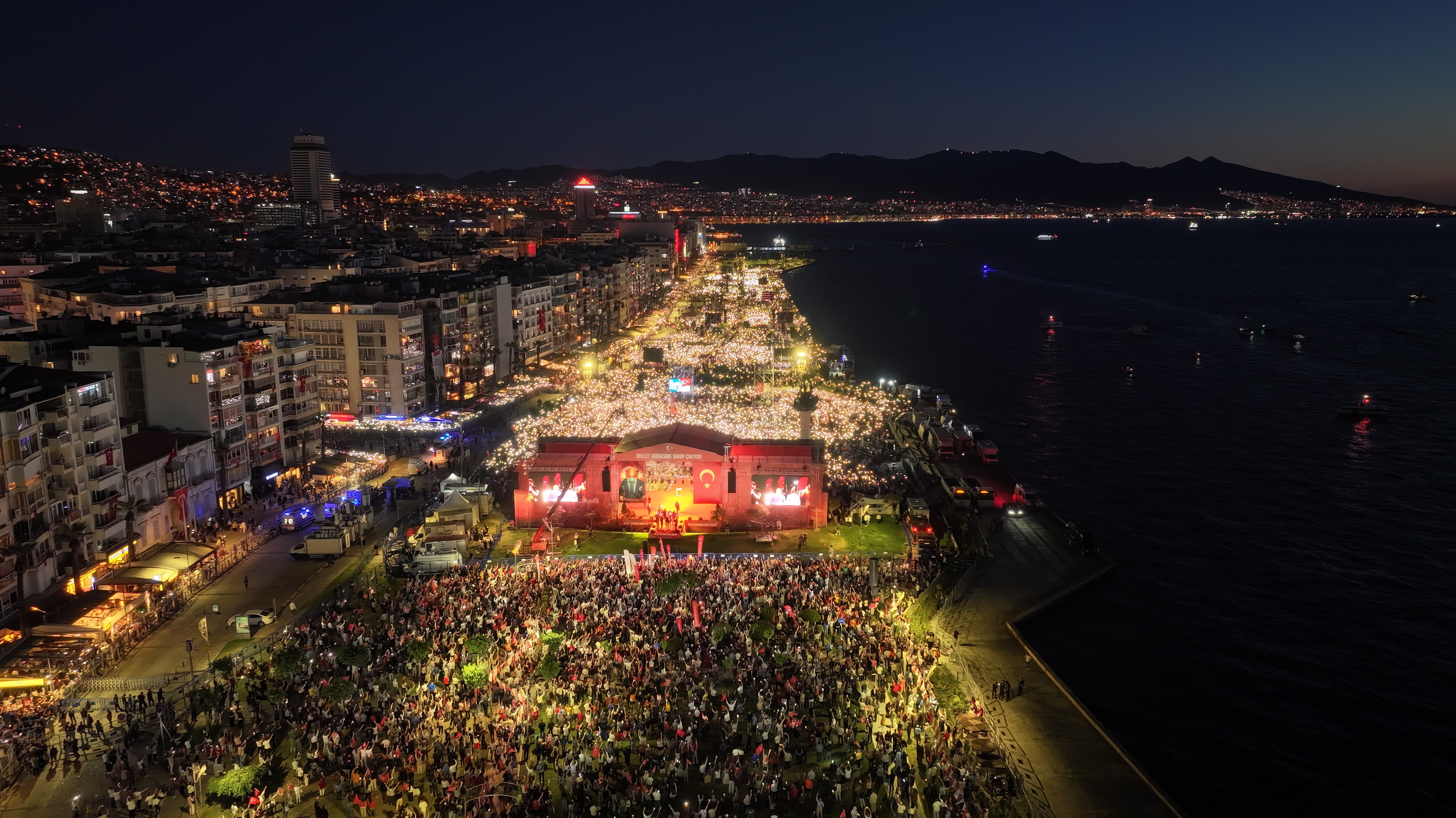 CHP'den İzmir'de dev miting