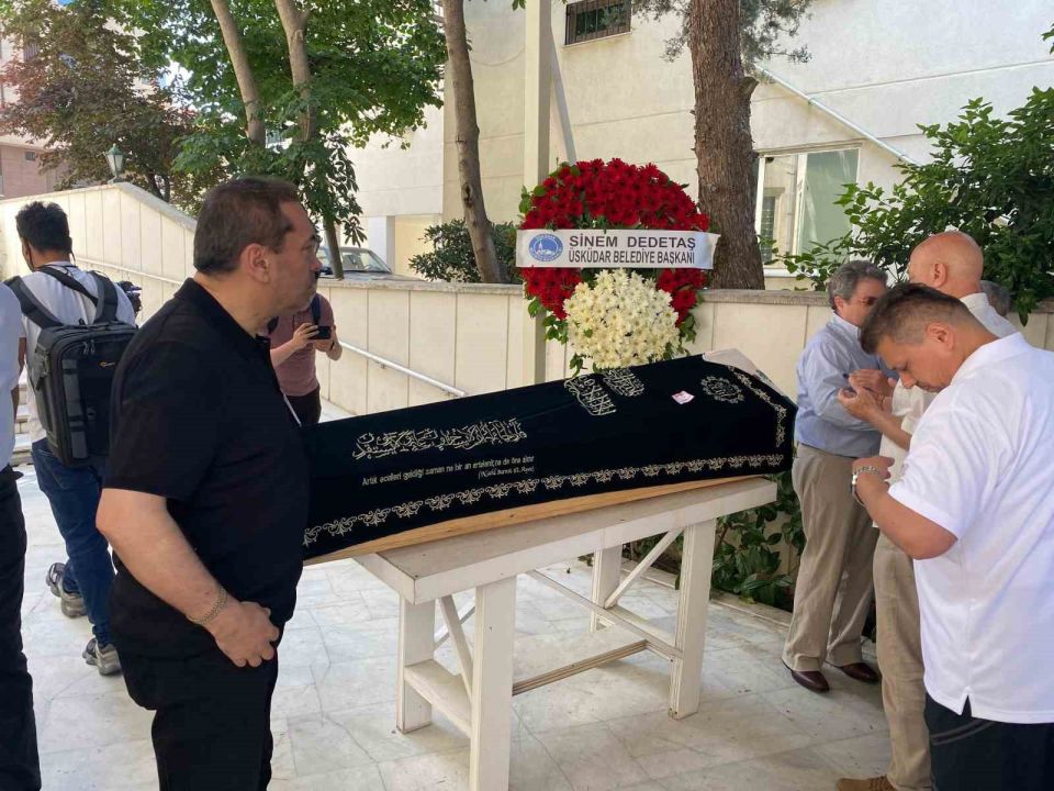 Uğruna şiirler yazılmıştı...Mona Roza Muazzez Akkaya Giray son yolcuğuna uğurlandı...