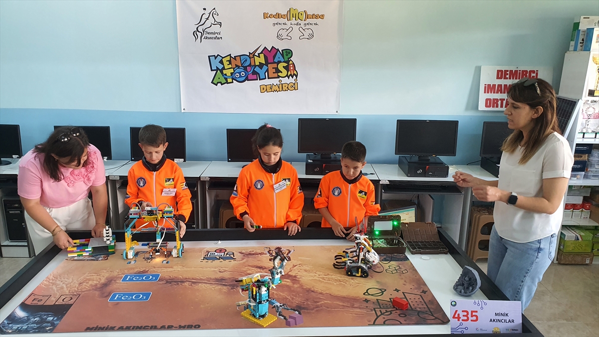 "Minik Akıncılar"ın hedefi Dünya Robot Olimpiyatı'nda şampiyonluk