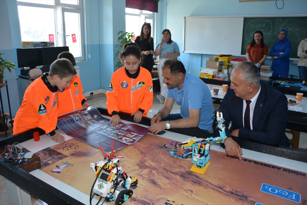 "Minik Akıncılar"ın hedefi Dünya Robot Olimpiyatı'nda şampiyonluk