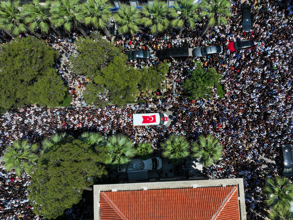 Manisa Ferdi Zeyrek'e böyle veda etti