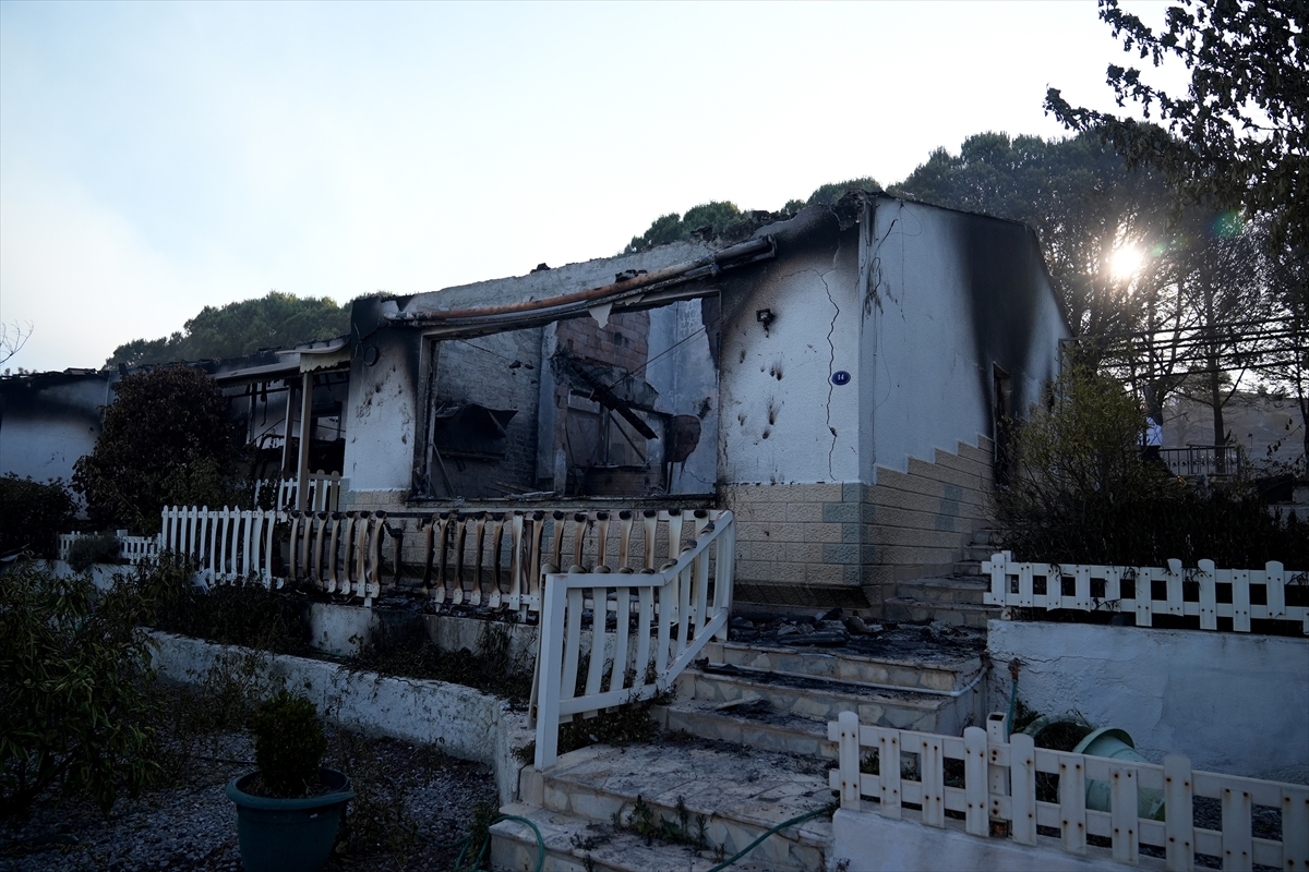 Seferihisar'da 345 haneli sitede evler küle döndü
