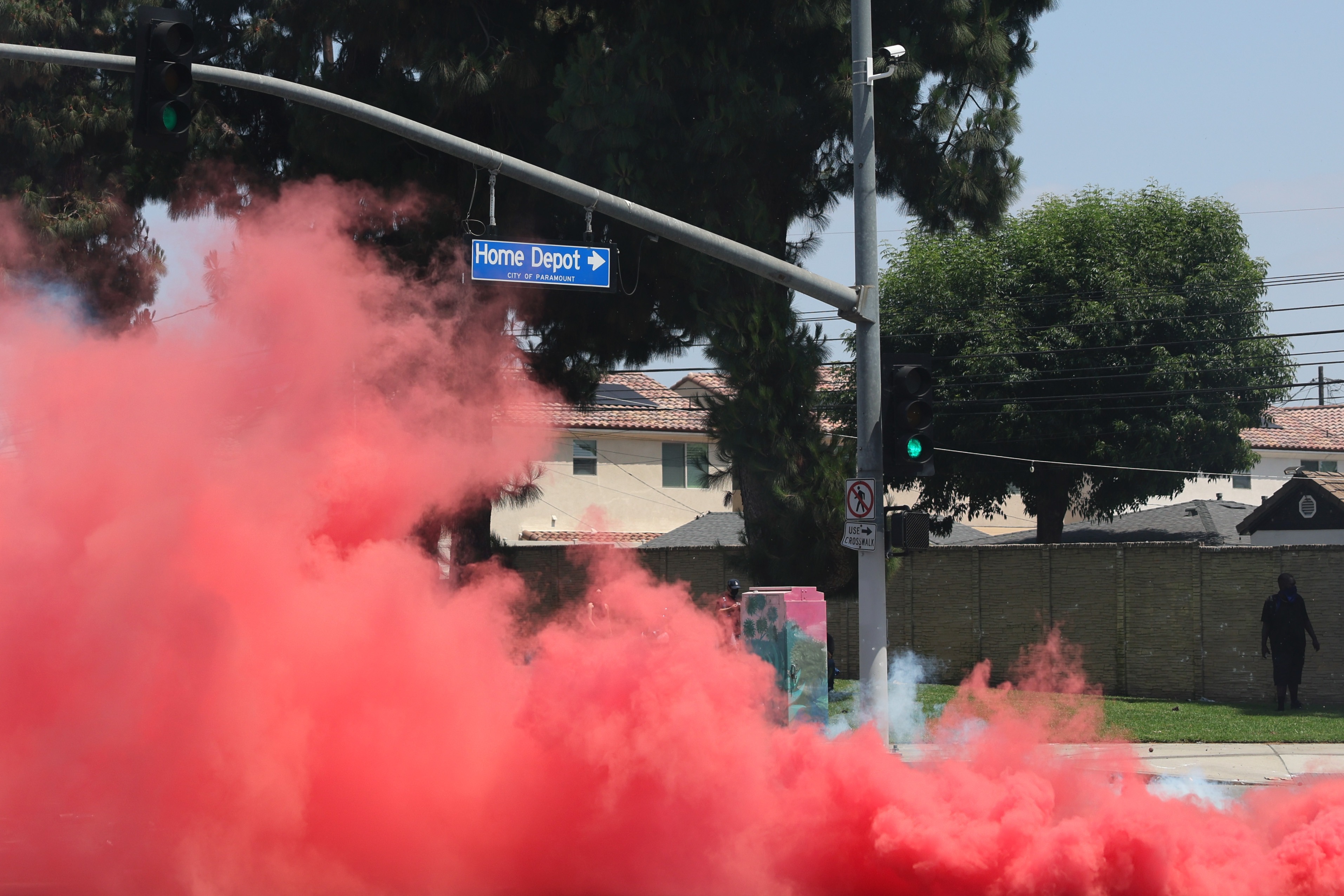 Los Angeles'taki göçmen protestoları şiddetleniyor: 2 bin Ulusal Muhafız görevlendirildi