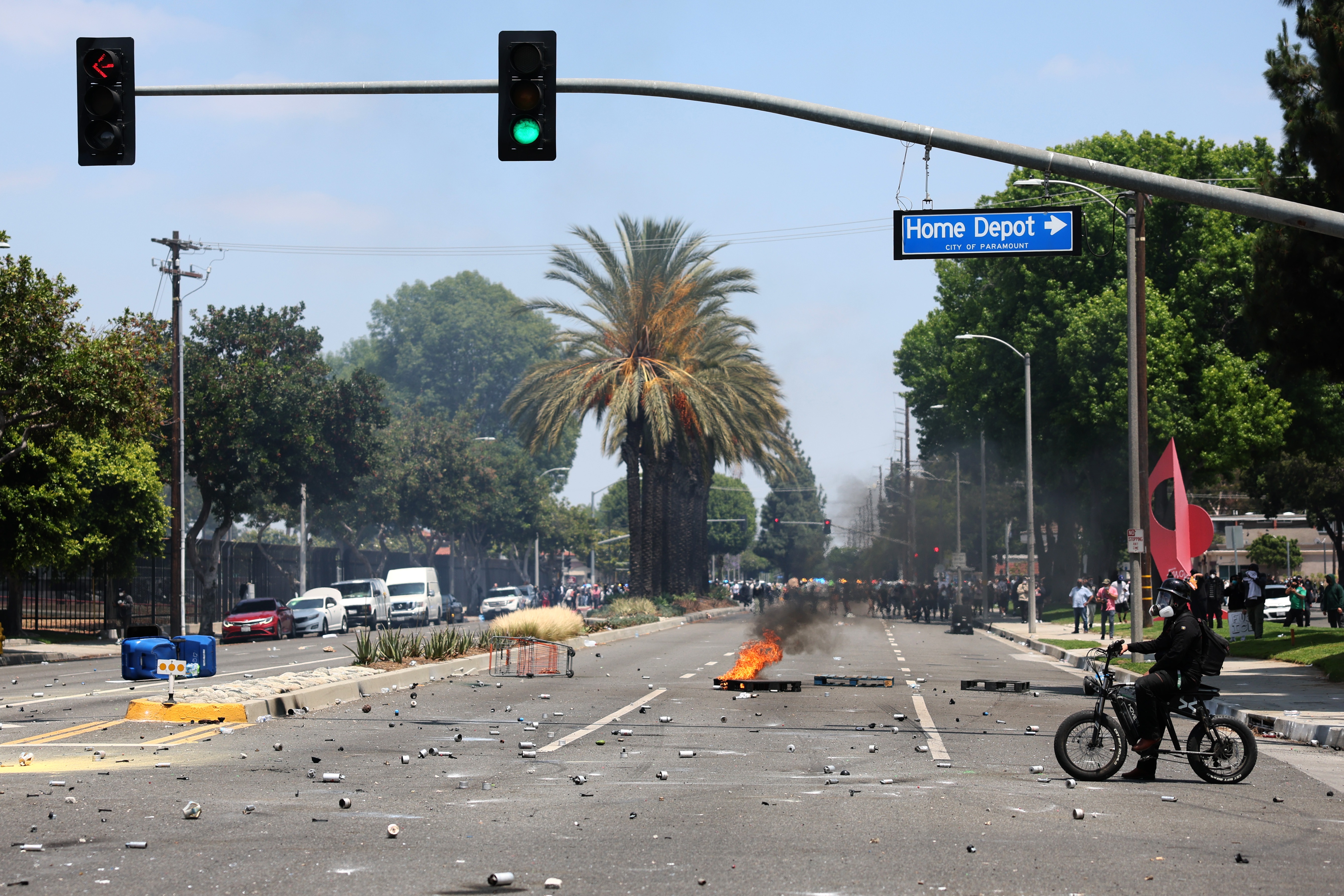 Los Angeles'taki göçmen protestoları şiddetleniyor: 2 bin Ulusal Muhafız görevlendirildi