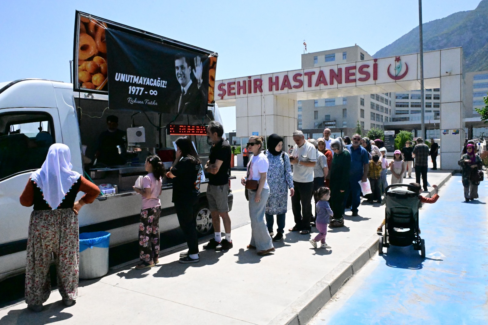 Manisa'nın dört bir yanında dualar ve hayırlarla anıldı
