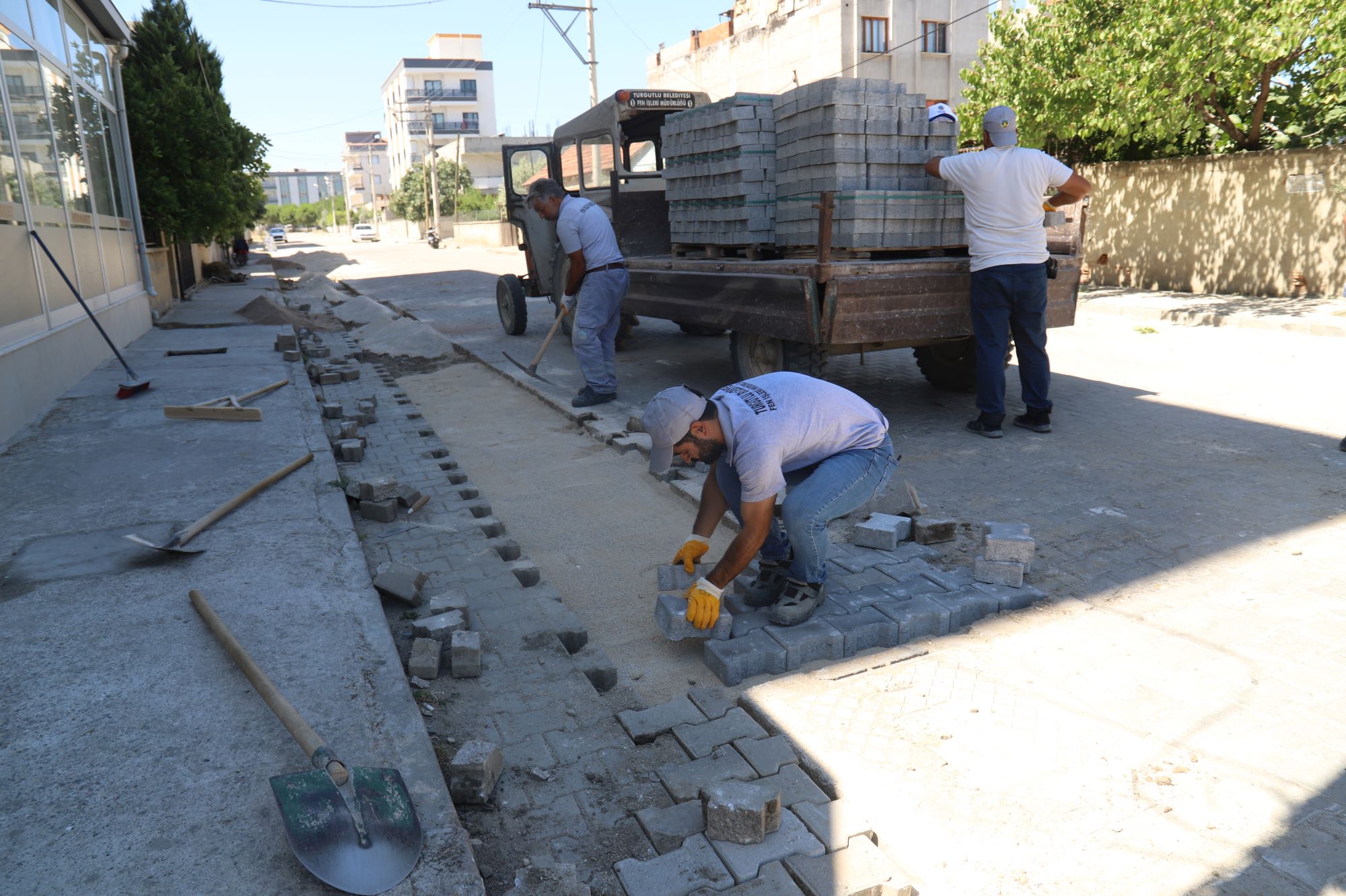 Sokak Sokak Yenileniyor: Turgutlu’da Yol Çalışmaları Devam Ediyor