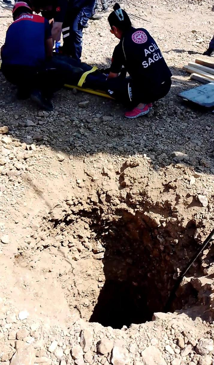 15 metrelik kuyuya düşen vatandaş kurtarıldı