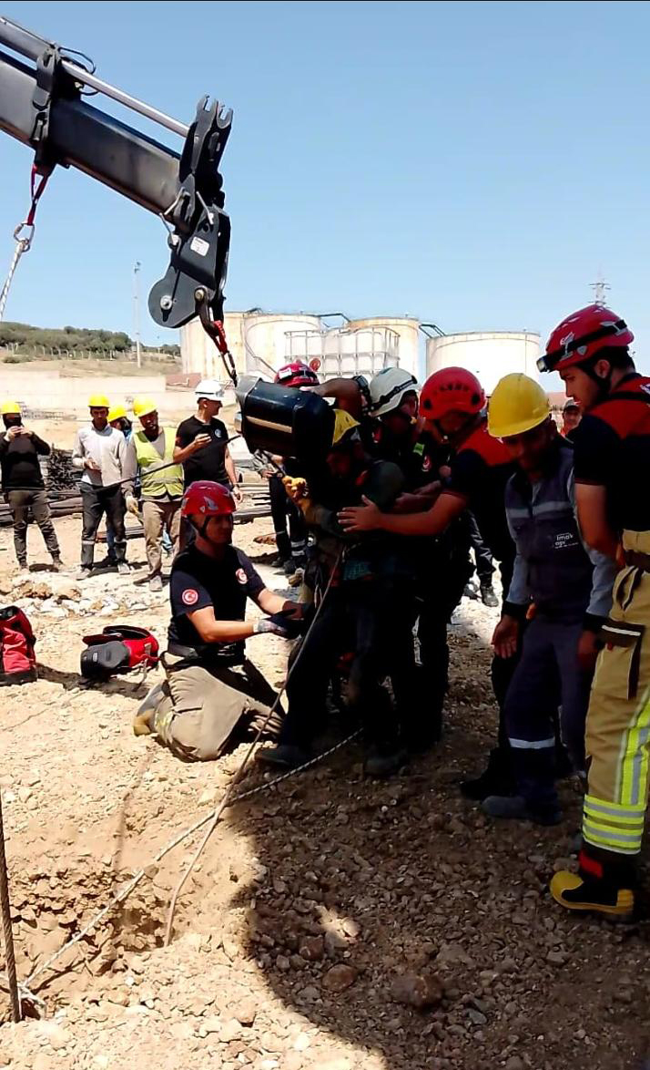 15 metrelik kuyuya düşen vatandaş kurtarıldı