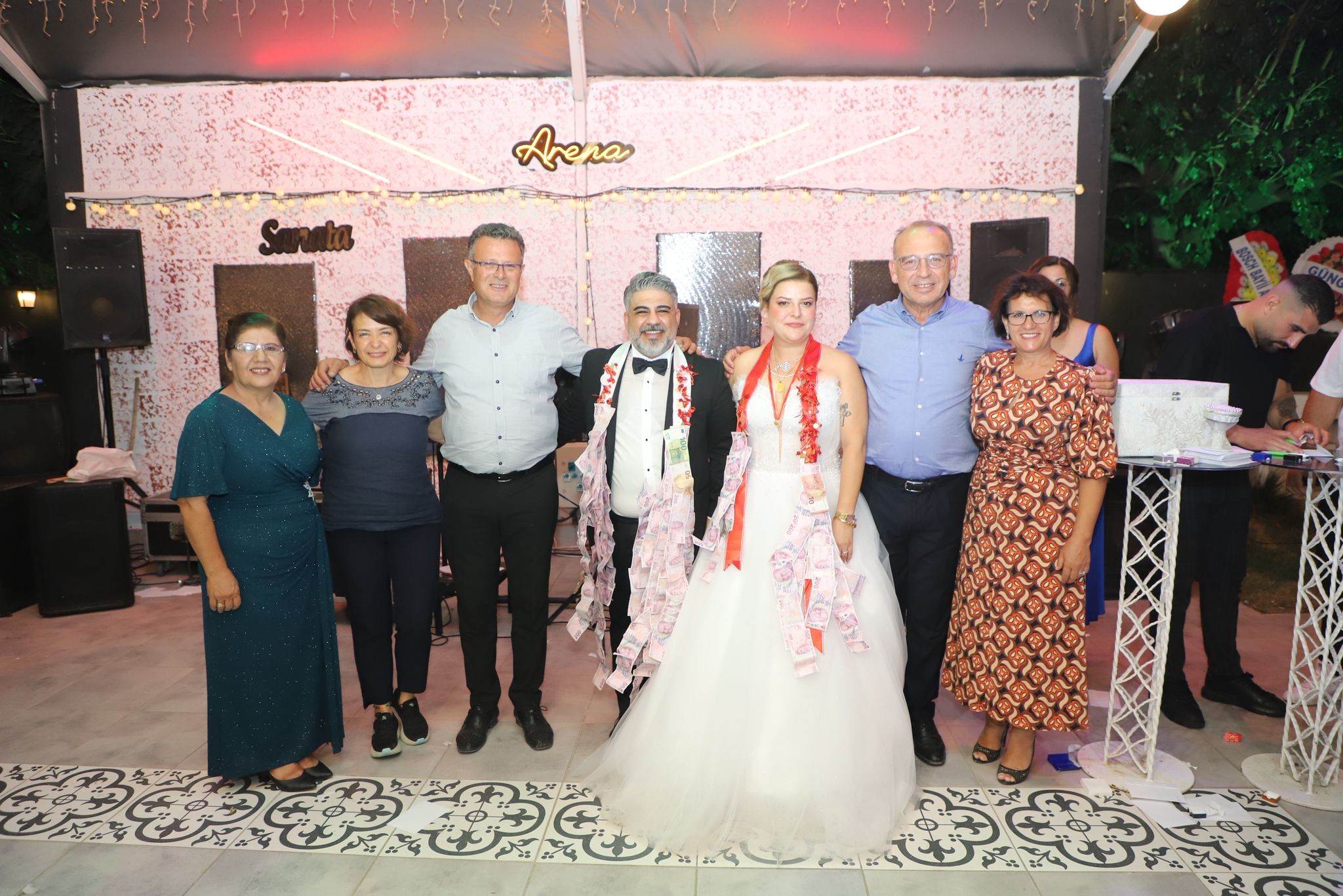 Elif ve İrfan’dan muhteşem düğün