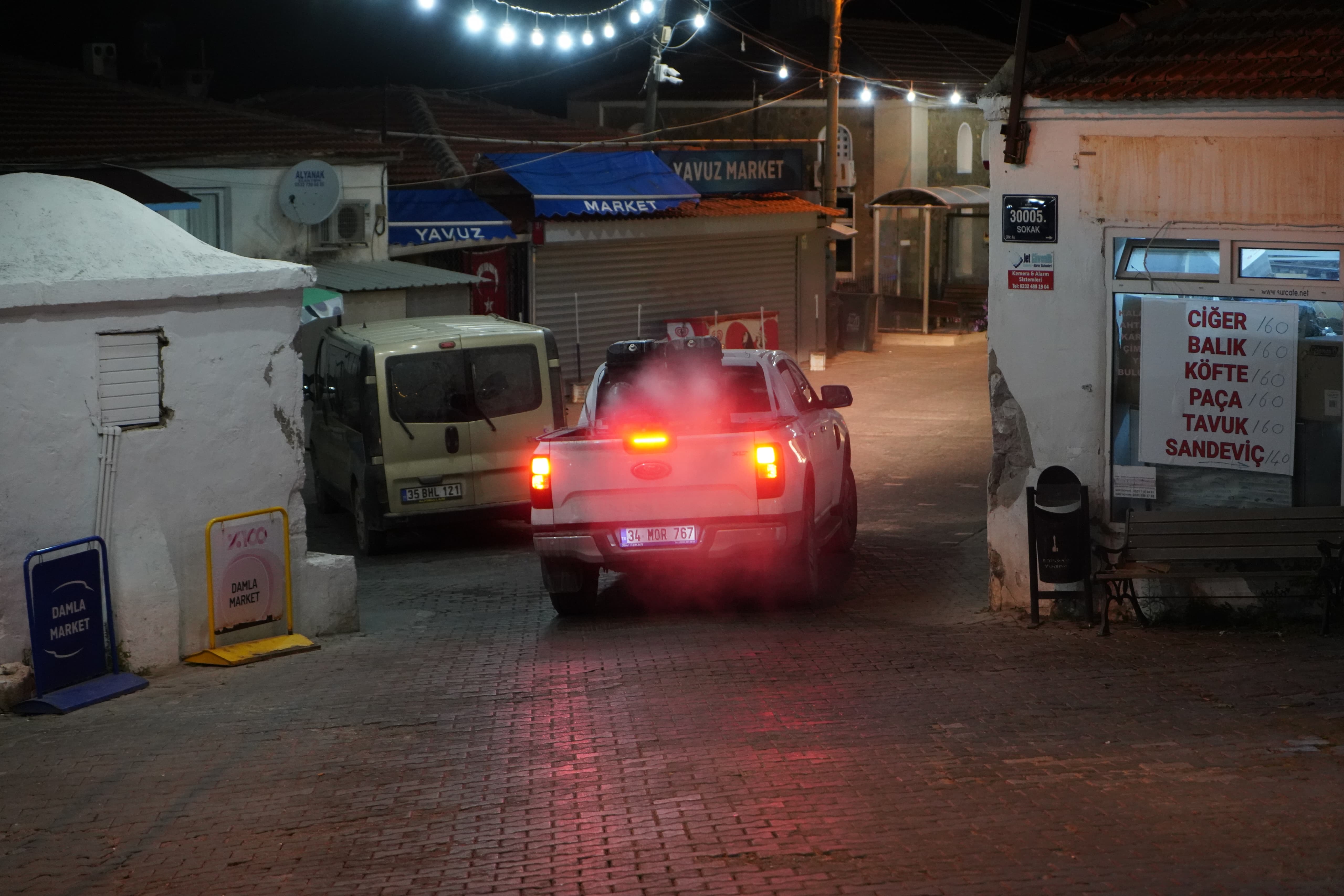 Çeşme’de yaz temizliği ve ilaçlama seferberliği: 24 saat kesintisiz hizmet