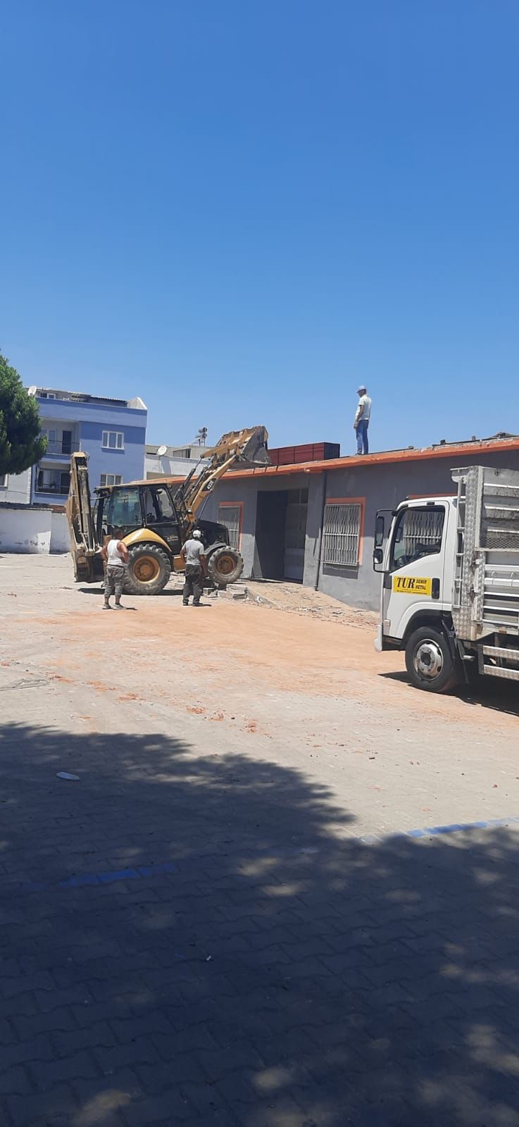 Hayırsever Ekrem Gürel’den Babasının Adını Taşıyan Okula Büyük Destek